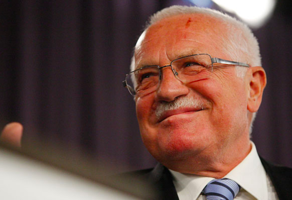 Hard talk with Václav Klaus: “The people should say NO to all of it.”